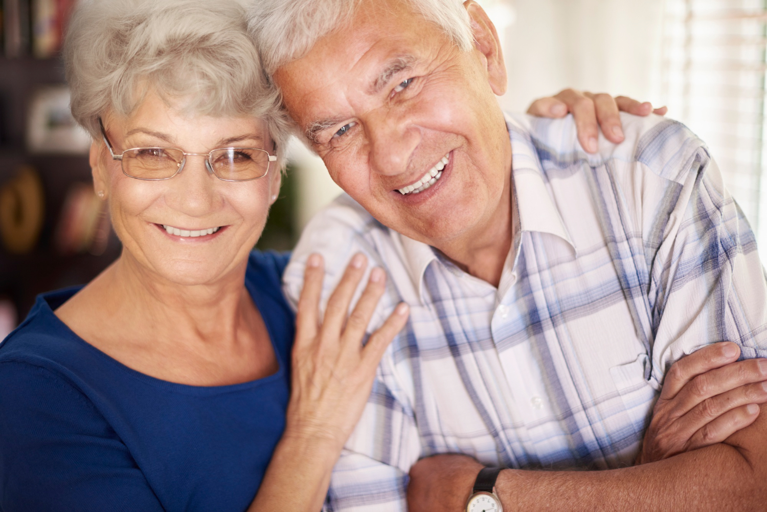 Seniors and Dental Health: Overcoming Challenges for a Healthy Smile in Aging